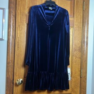 Women's Size 12 Taylor Brand Navy Blue Velvet Dress New With Tags!